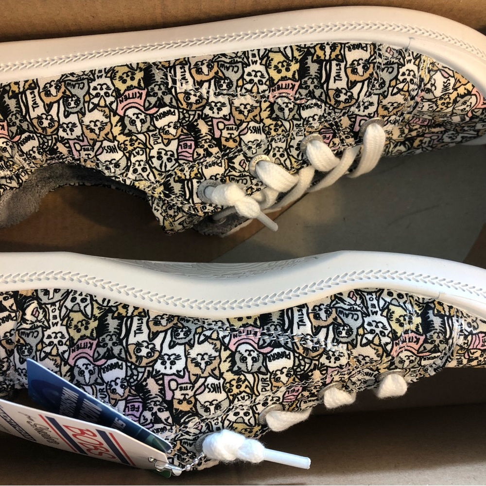 Women’s BOBs - cat print - Picture 2 of 4